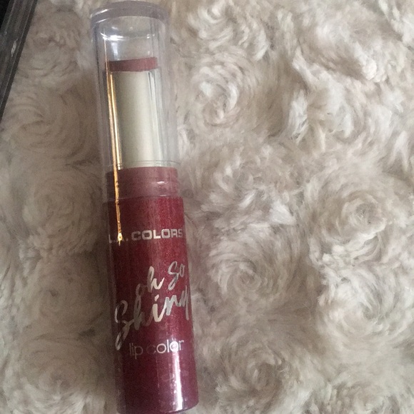 L.A Colors Contour Palette and lip color - Picture 3 of 4